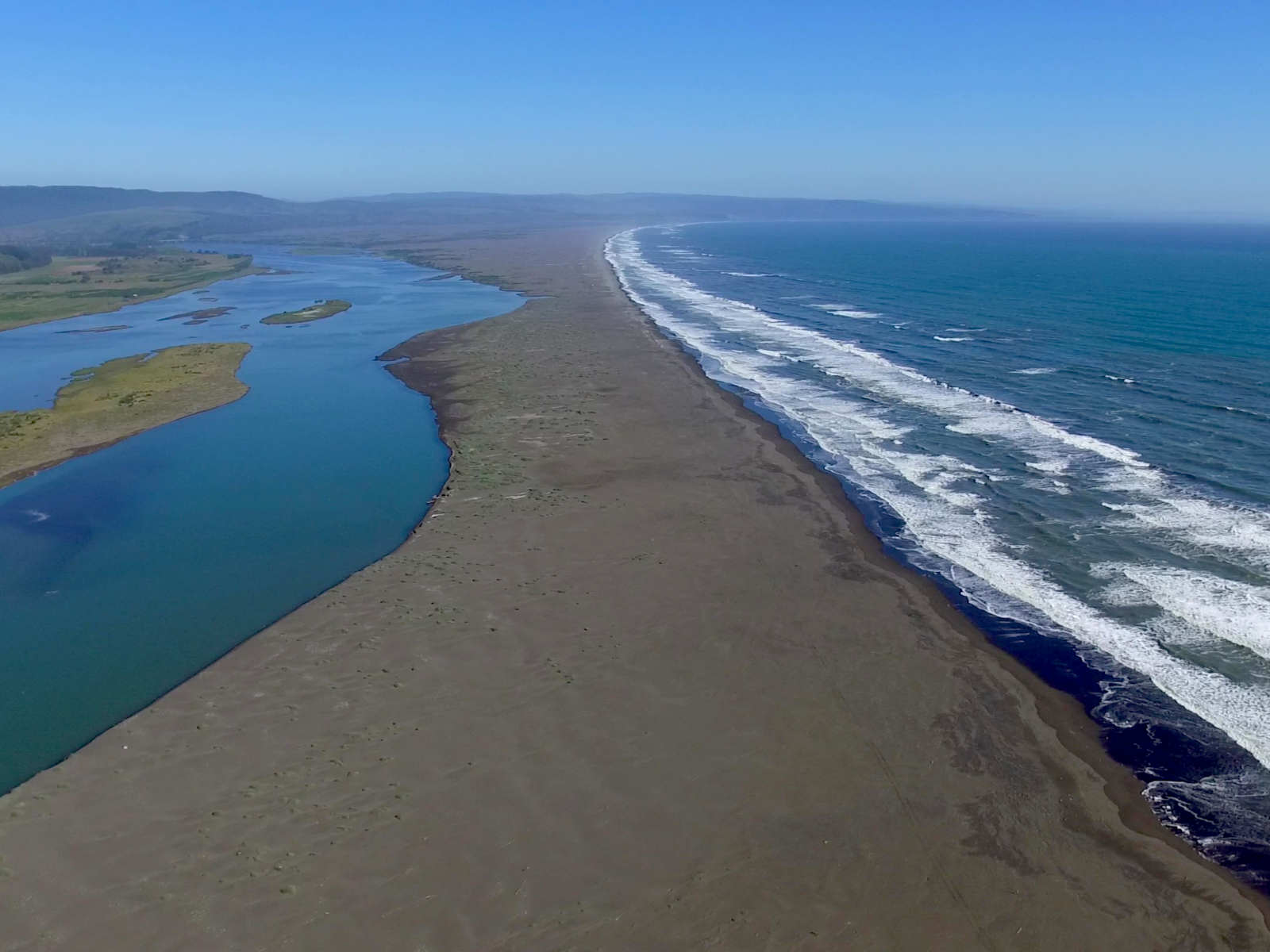 Lengua de desembocadura del río Mataquito