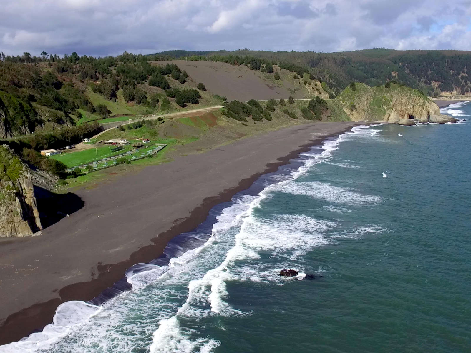 Constitución, playa y rocas