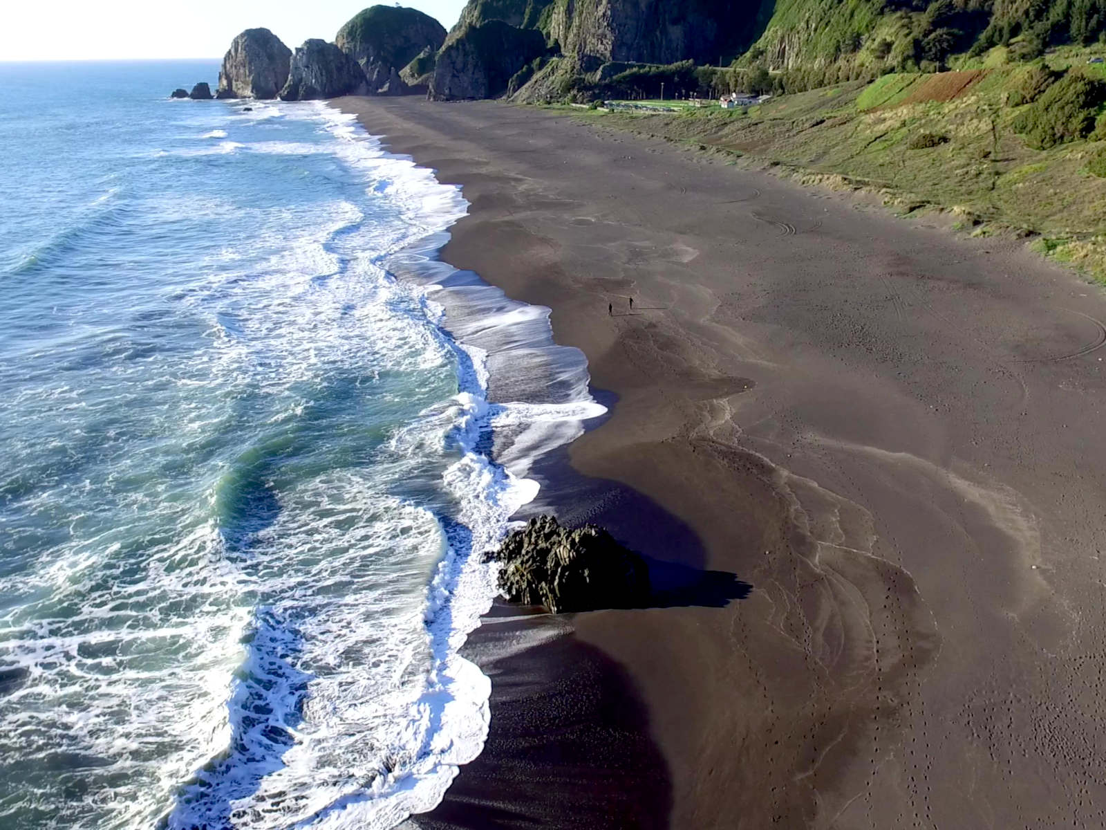 Constitución, playa y rocas