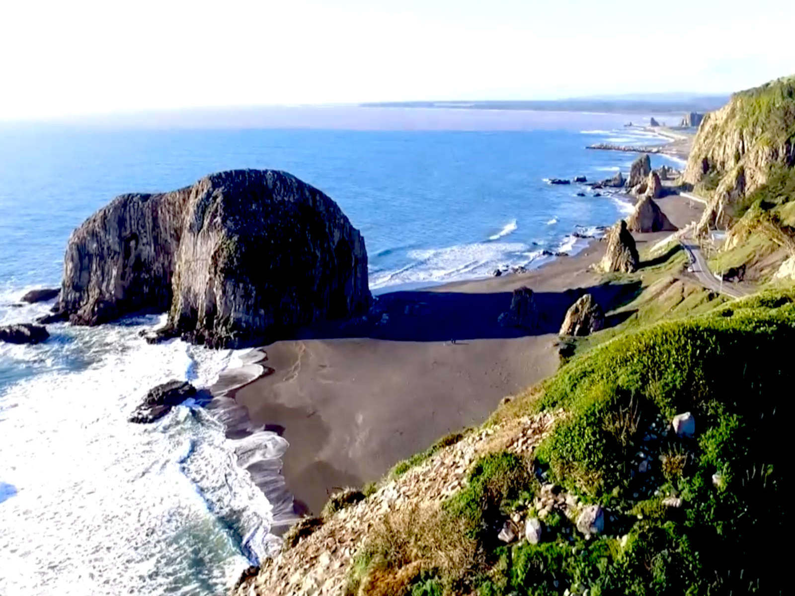 Constitución, playa y rocas